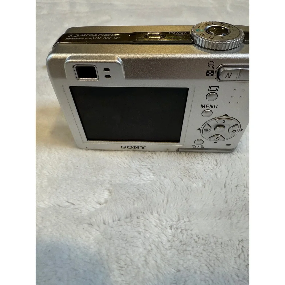 Sony Cyber-shot DSC-W7 7.2MP Digital Camera Silver Carl Zeiss Lens For Parts